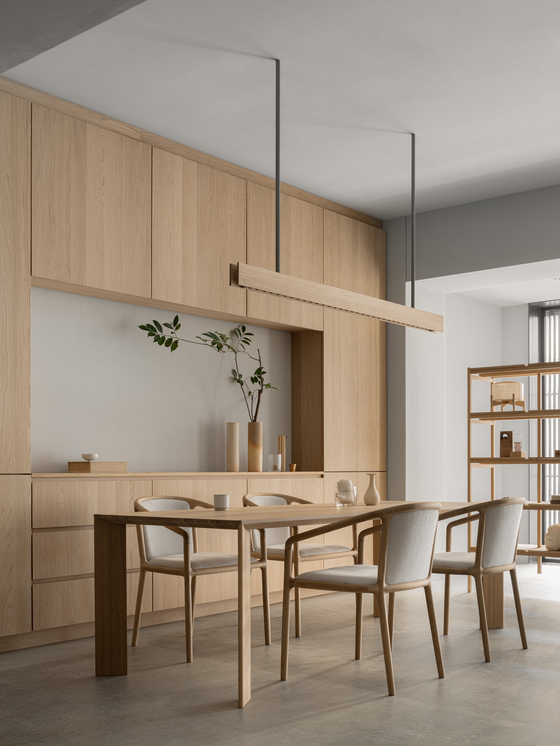 椅子 karimoku contract CT1905 dining chair The NF-DC01 dining chair by Norman Foster for Karimoku Case
